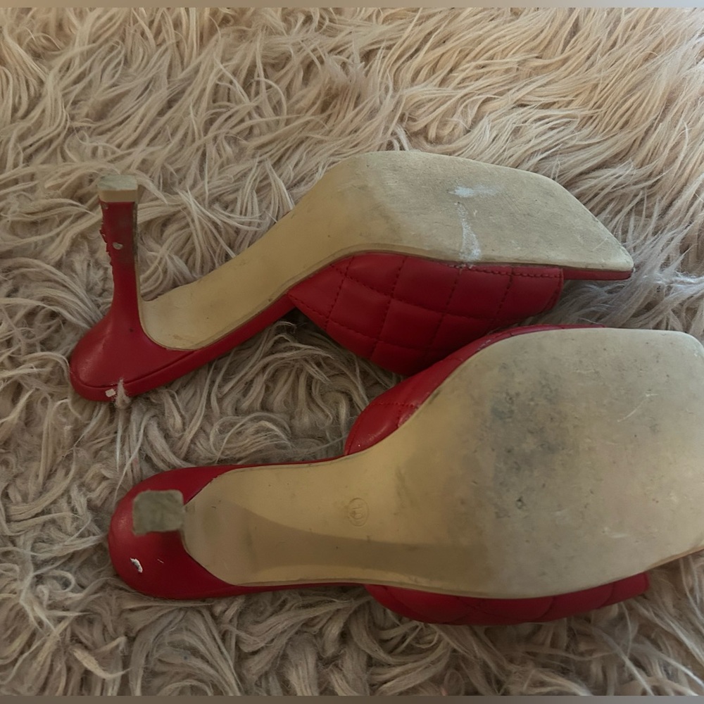 Red Heels - Picture 6 of 7